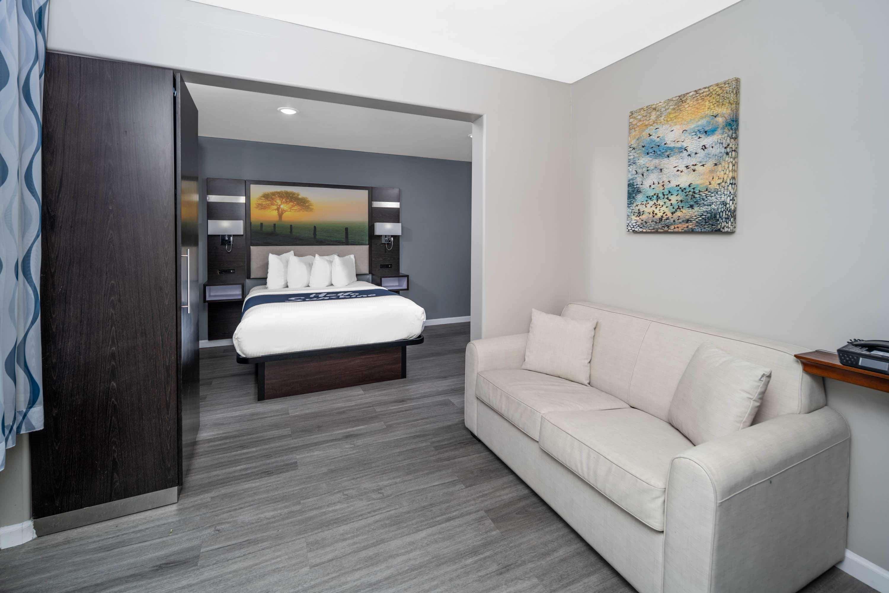 Days Inn By Wyndham Galt - Elk Grove South Экстерьер фото